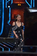 Alia Bhatt on the sets of Super Dancer on 15th Nov 2016